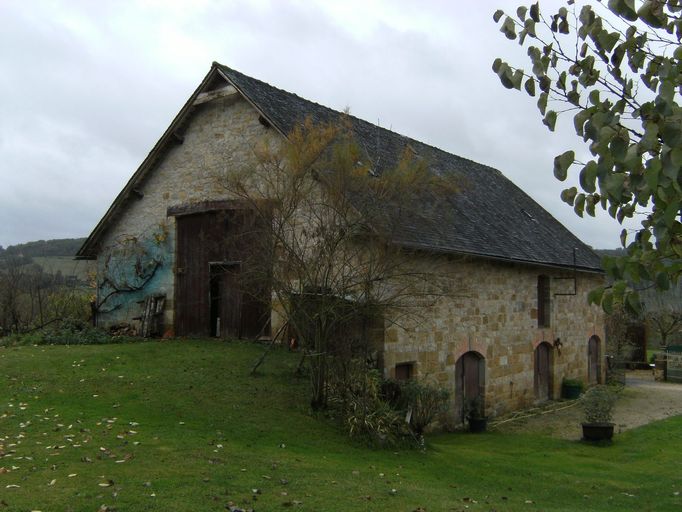Vue générale de la grange-étable de type auvergnat.