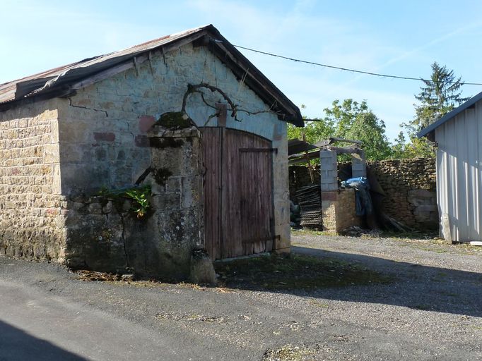 Grange-étable de type limousin : mur-pignon nord-ouest.