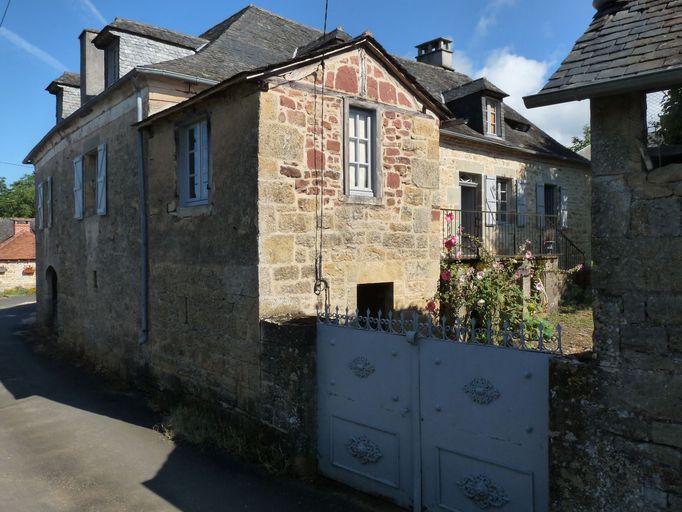 Logis : vue de l'extension du 19e siècle.