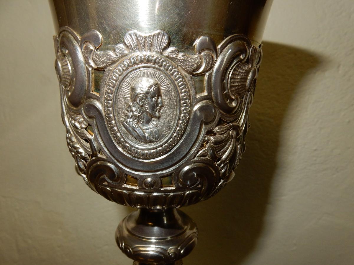 Détail de la fausse-coupe, profil du Christ.