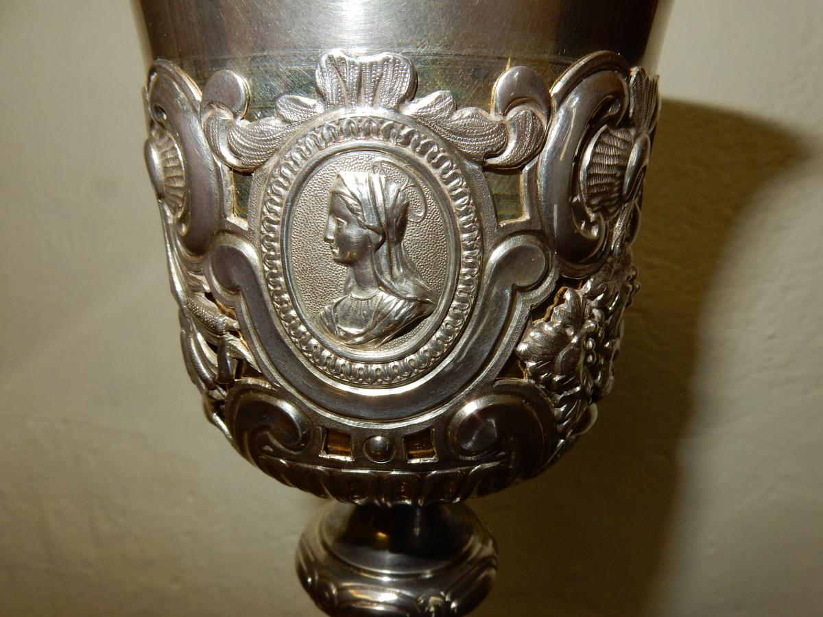 Détail de la fausse coupe, profil de la Vierge.