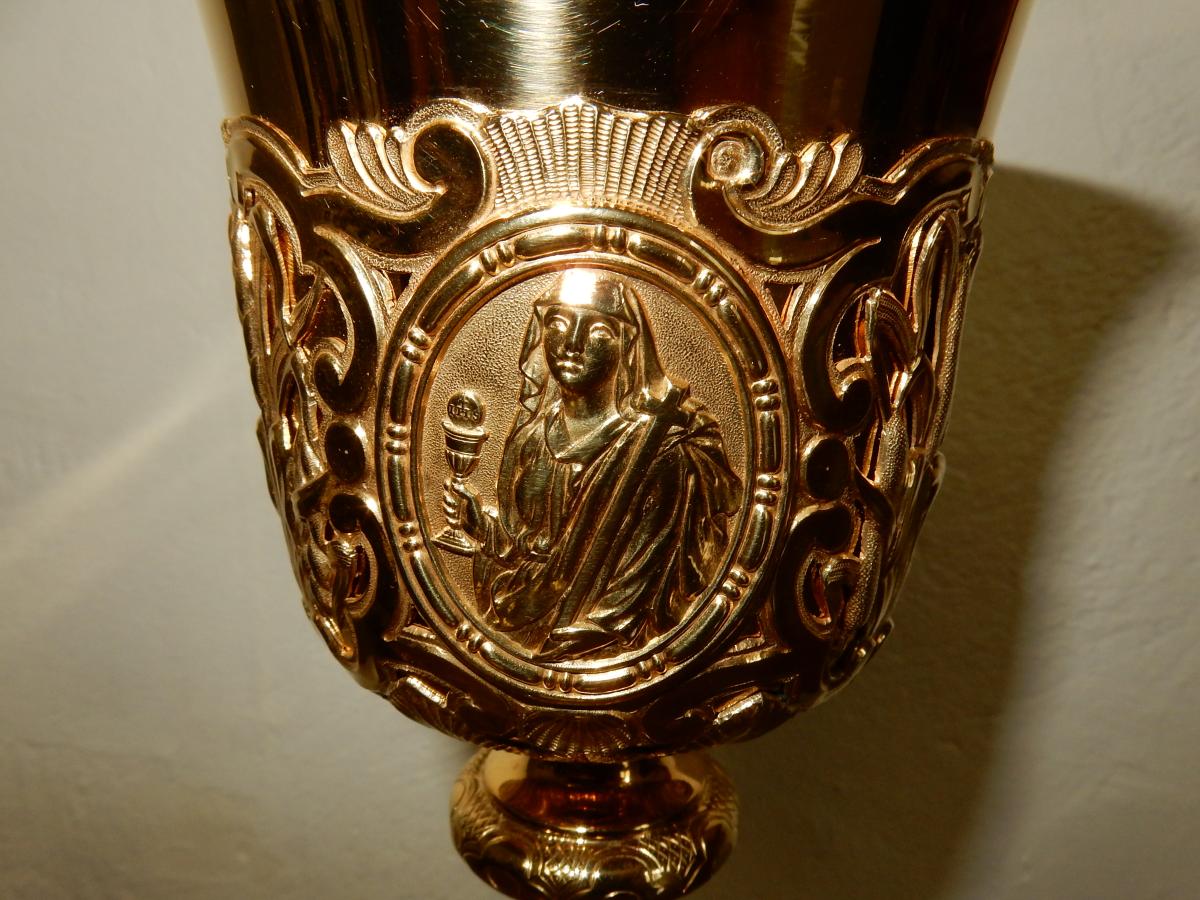 Fausse-coupe du calice représentant la Vierge avec les attributs de la foi (calice et croix).