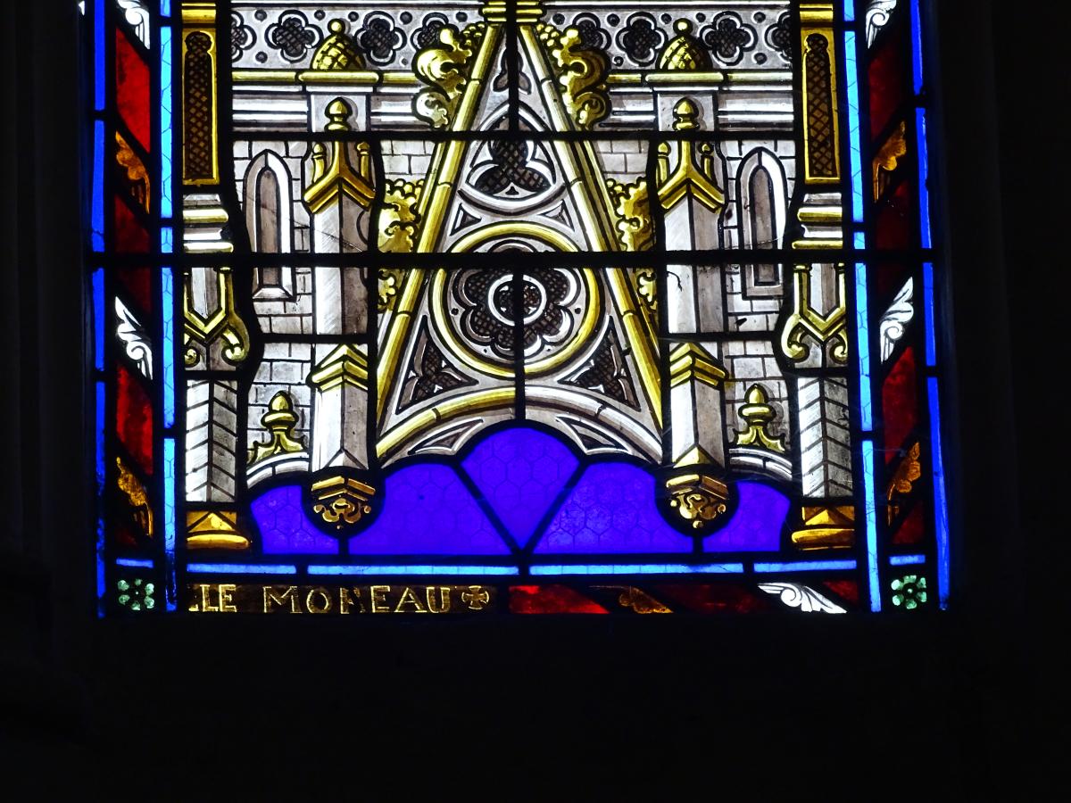 Baie 14 : verrière de saint Louis et de la Vierge : inscription concernant les donateurs.