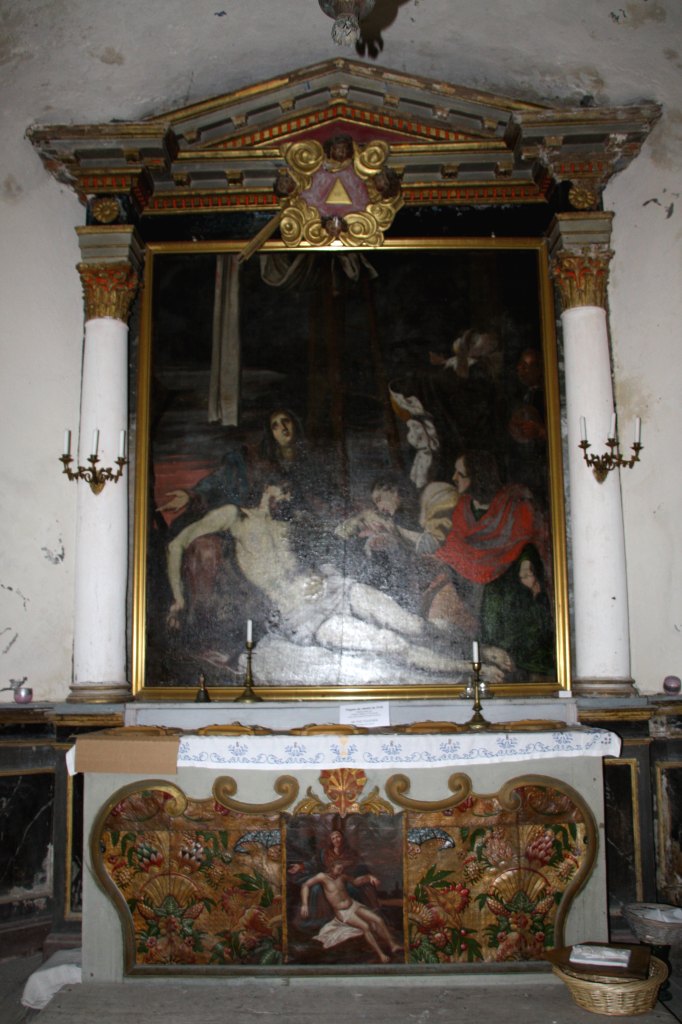 Vue d'ensemble du retable.