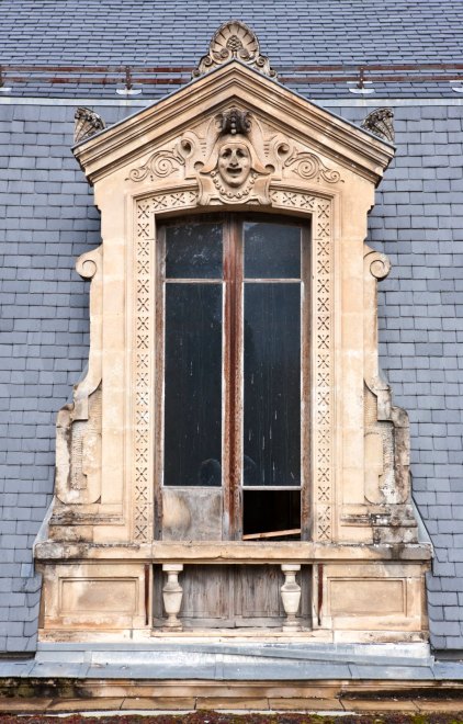 Vue de la lucarne 4 (en partant de l'ouest) de la façade.