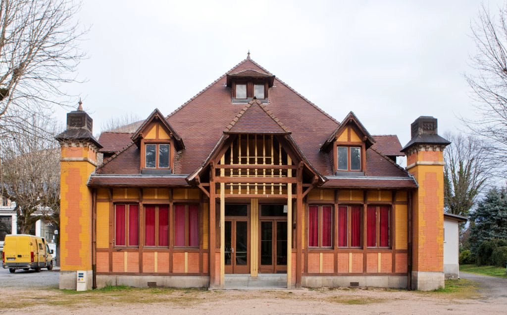 Vue d'ensemble de l'élévation sud.