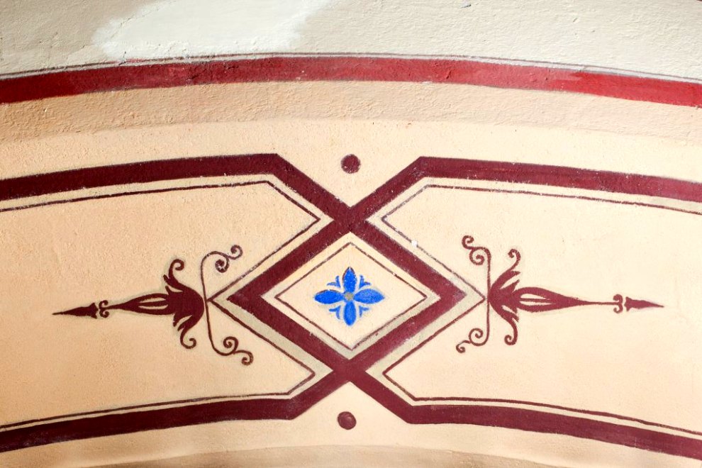 Détail du décor d'une embrasure.