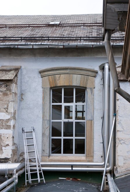 Détail d'une baie éclairant le hall des pas perdus.