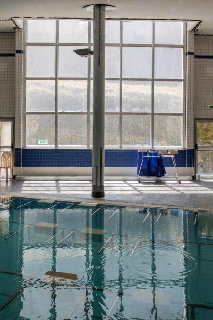 Première piscine de mobilisation : baie ouvrant sur la montagne.