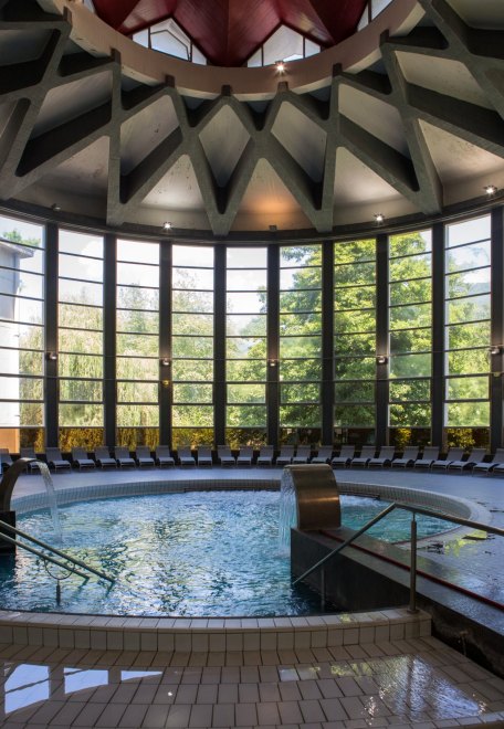 Vue d'ensemble de la piscine de relaxation.