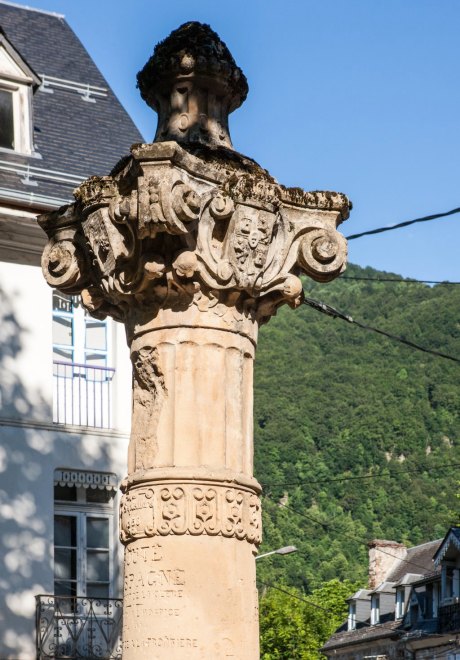 Colonne milliaire, monument commémoratif