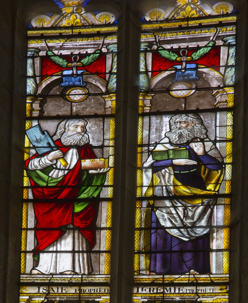 ensemble des verrières anciennes de l'église Saint-Luperc