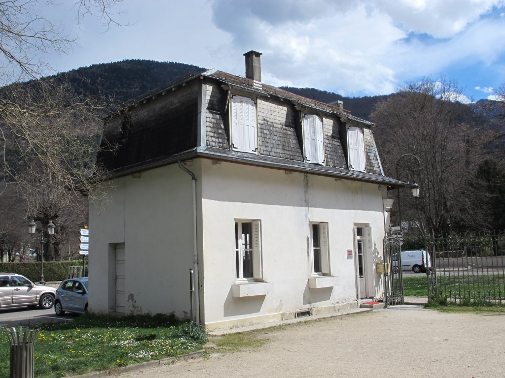 Vue du pavillon est depuis le parc du casino.