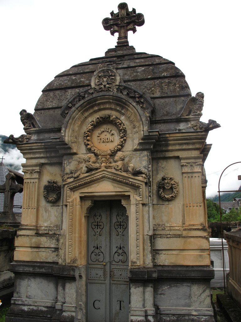 Vue d'ensemble de l'entrée de la chapelle.