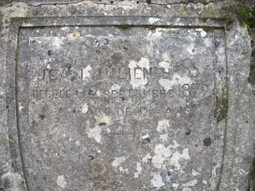 Détail de l'inscription commémorative de Jean Julien Buc sur le tombeau Nadau.