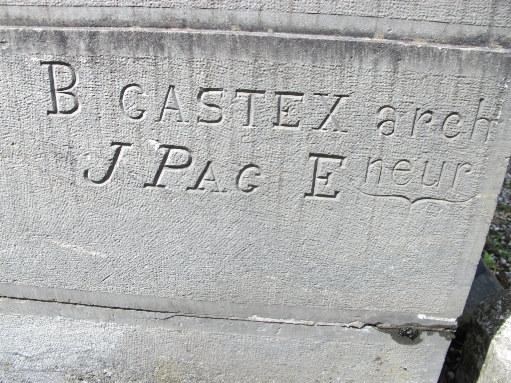 Détail de la signature de l'architecte B. Castex et de l'entrepreneur J. Pag.