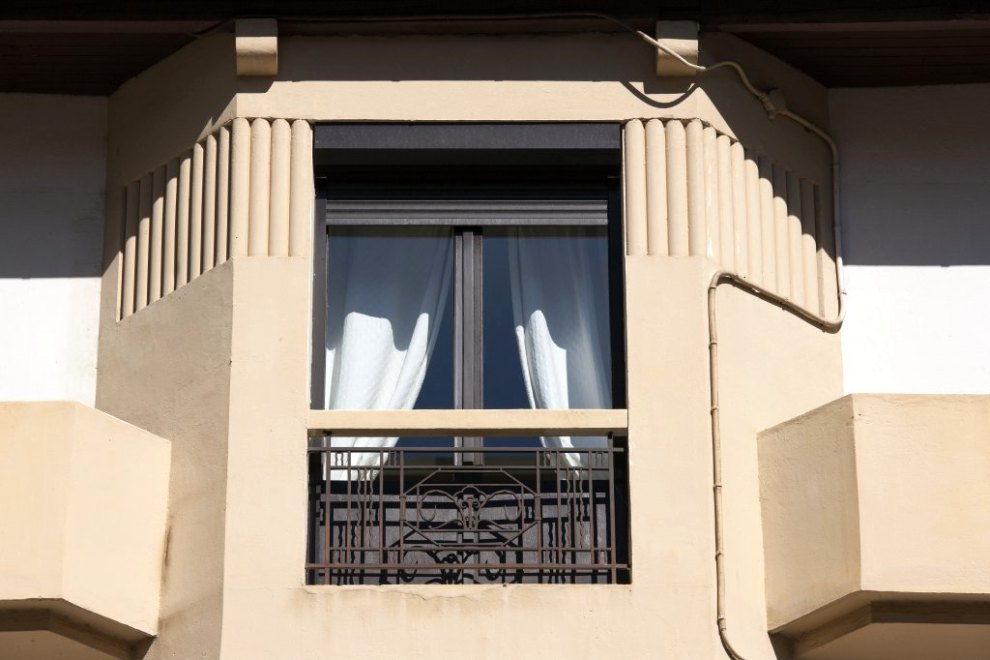 Façade sud : vue de l'oriel de droite au niveau du troisième étage.