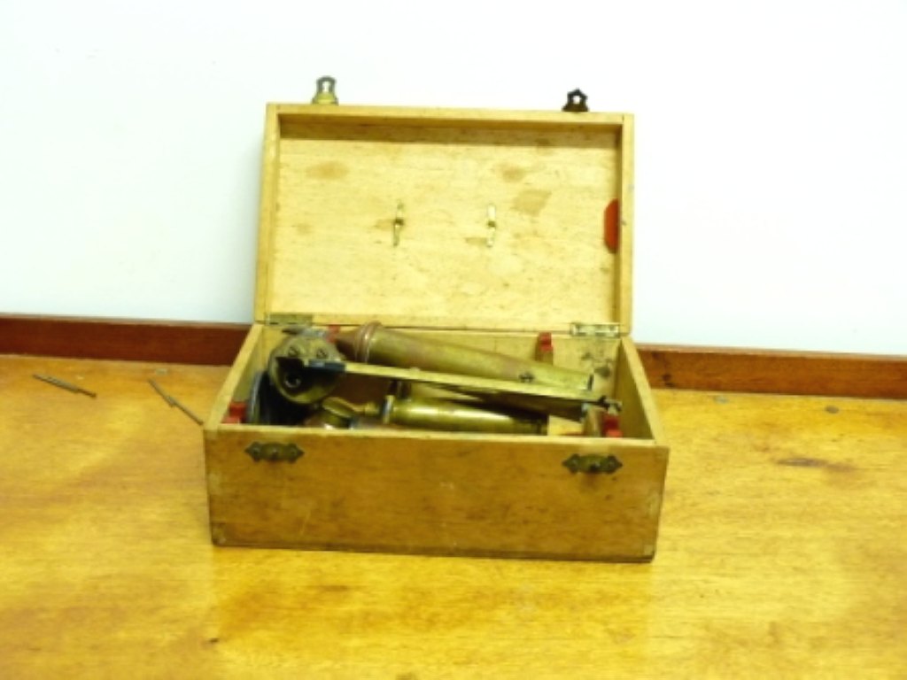 Instrument de mesure : ébulliscope Malligand avec sa boîte