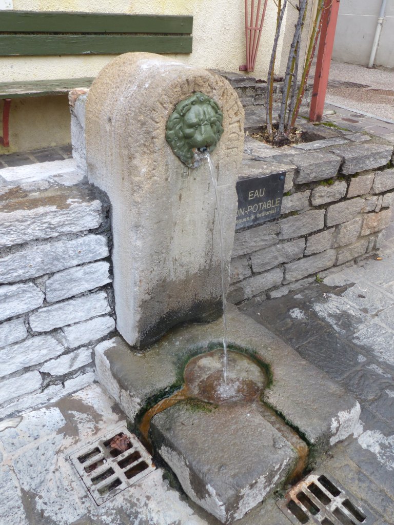 Fontaine des Neiges, vue depuis le sud.