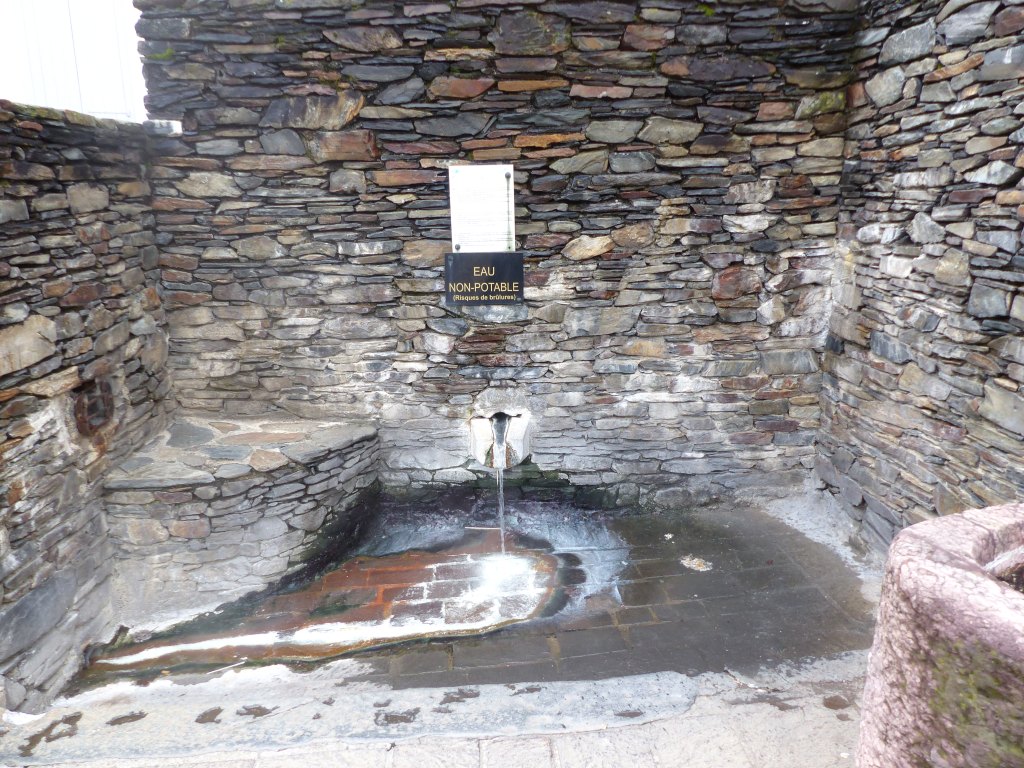 Fontaine du Rossignol, vue depuis le nord.