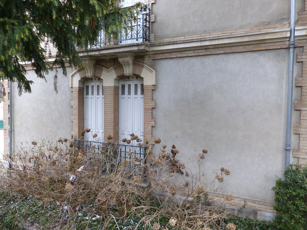 Elévation sud, vue depuis le sud-est.