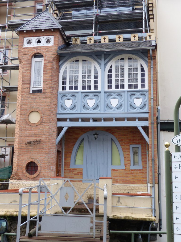 Façade nord, détail du rez-de-chaussée et du premier étage.