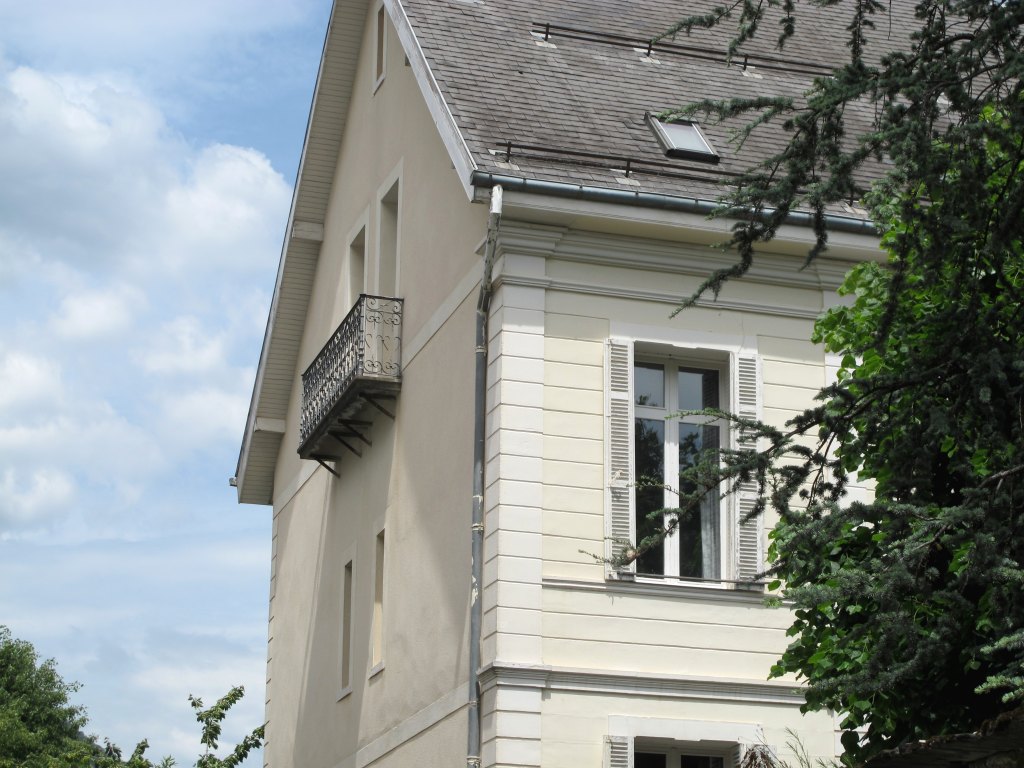 Vue de l'angle sud-ouest de la villa.