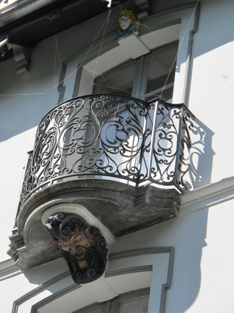Détail d'un balcon du second étage.