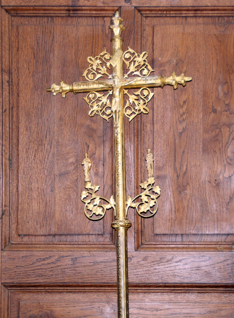 Croix de procession de style néo-gothique