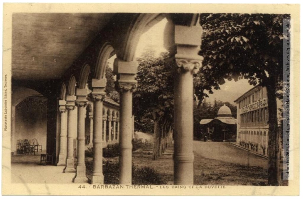 "Barbazan thermal : les bains et la buvette", carte postale.