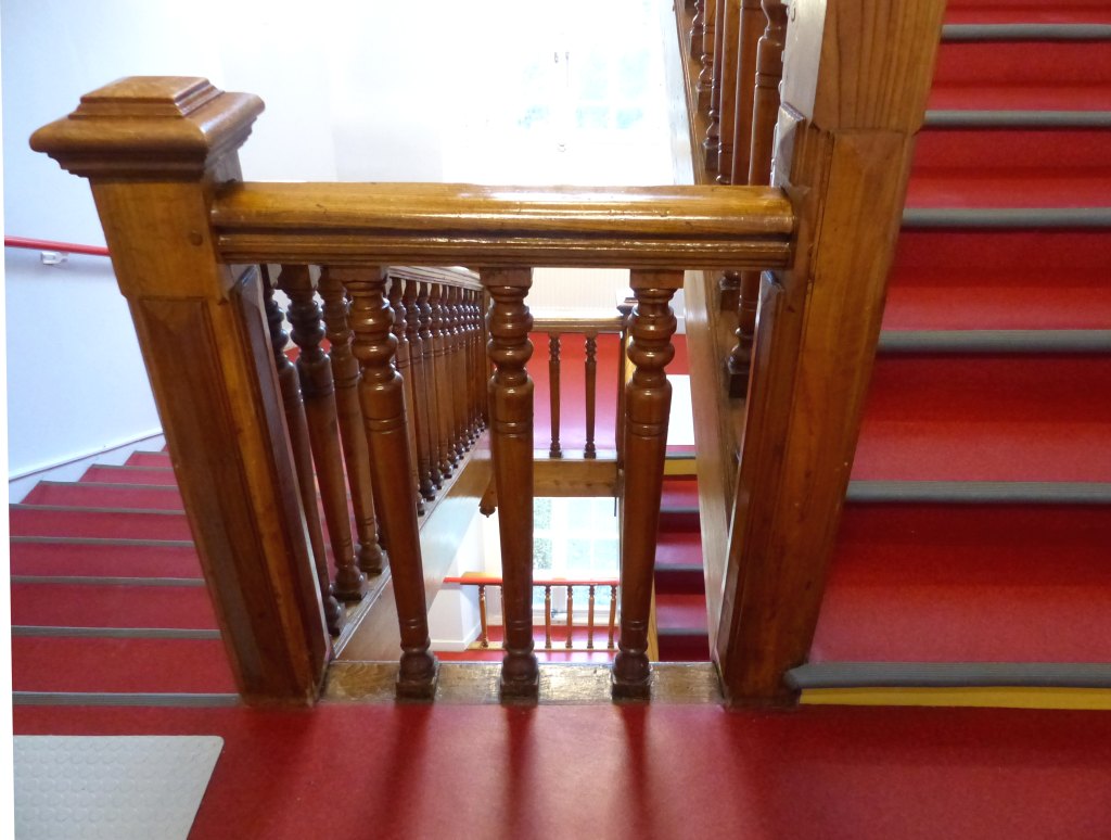 Détail de l'escalier principal de l'ancien hôtel.