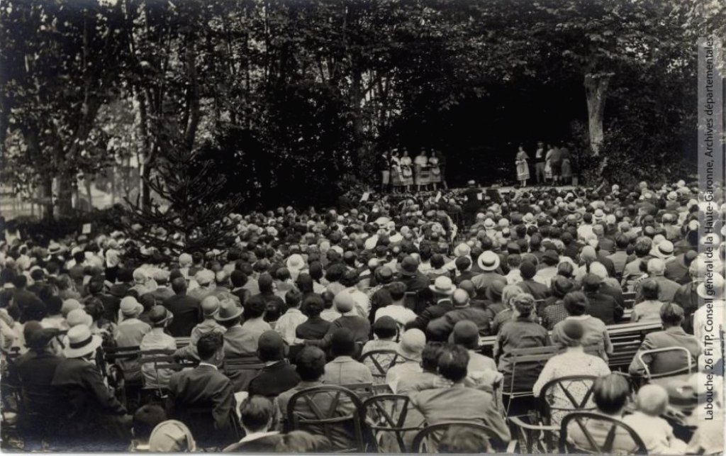 Parc de l’établissement : une représentation au Théâtre de la Nature.