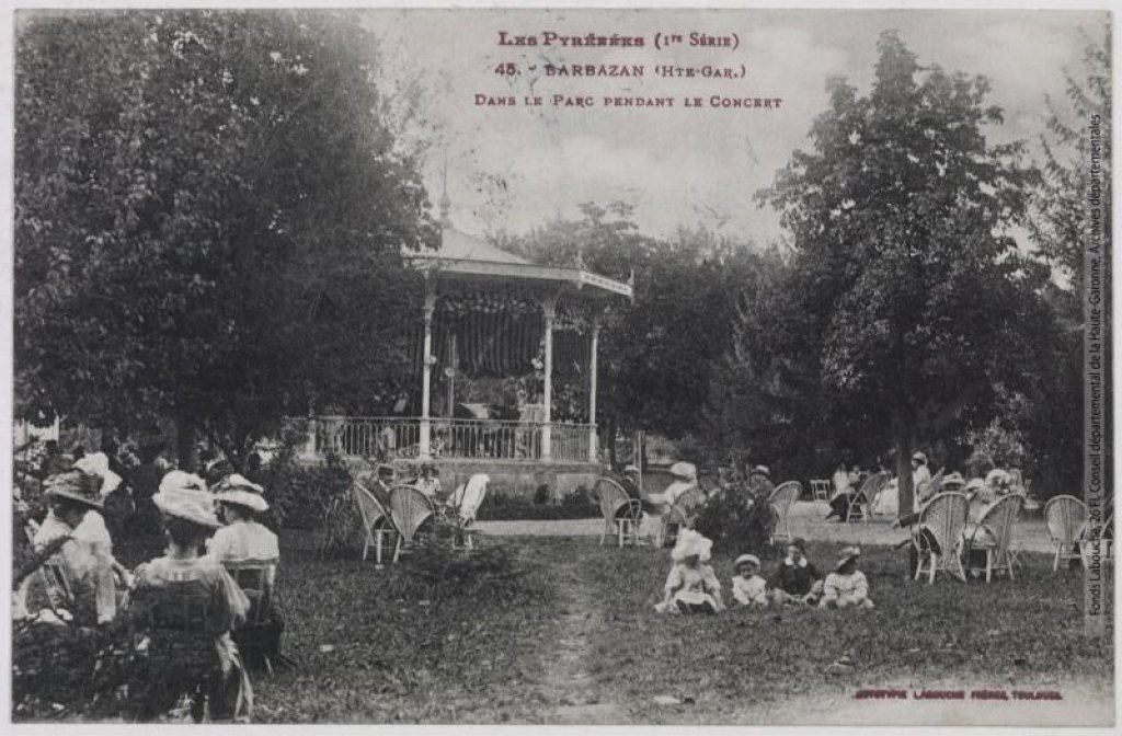 Dans le parc pendant le concert.