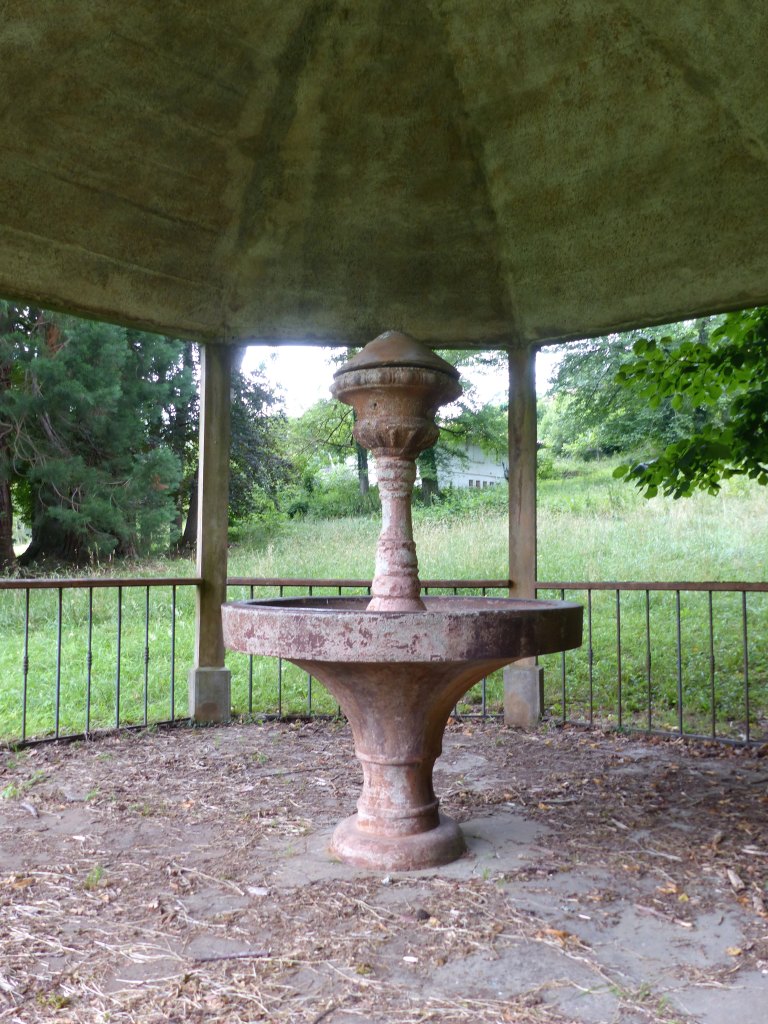 La fontaine de la buvette.