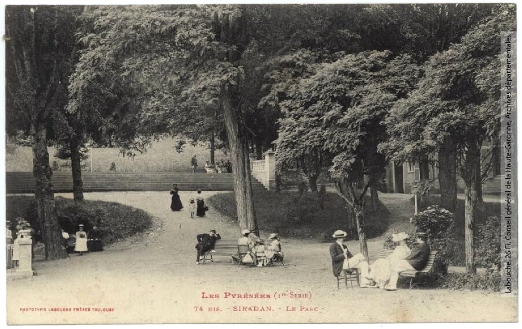 Vue du jardin précédant le parc thermal.