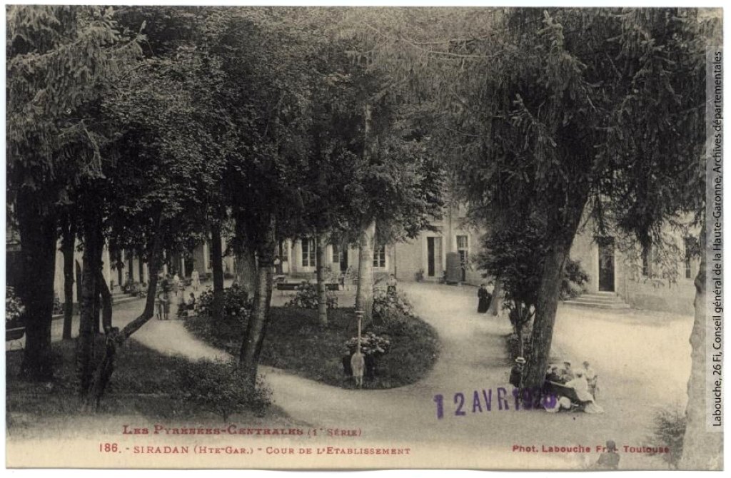 Vue du jardin précédant le parc thermal.