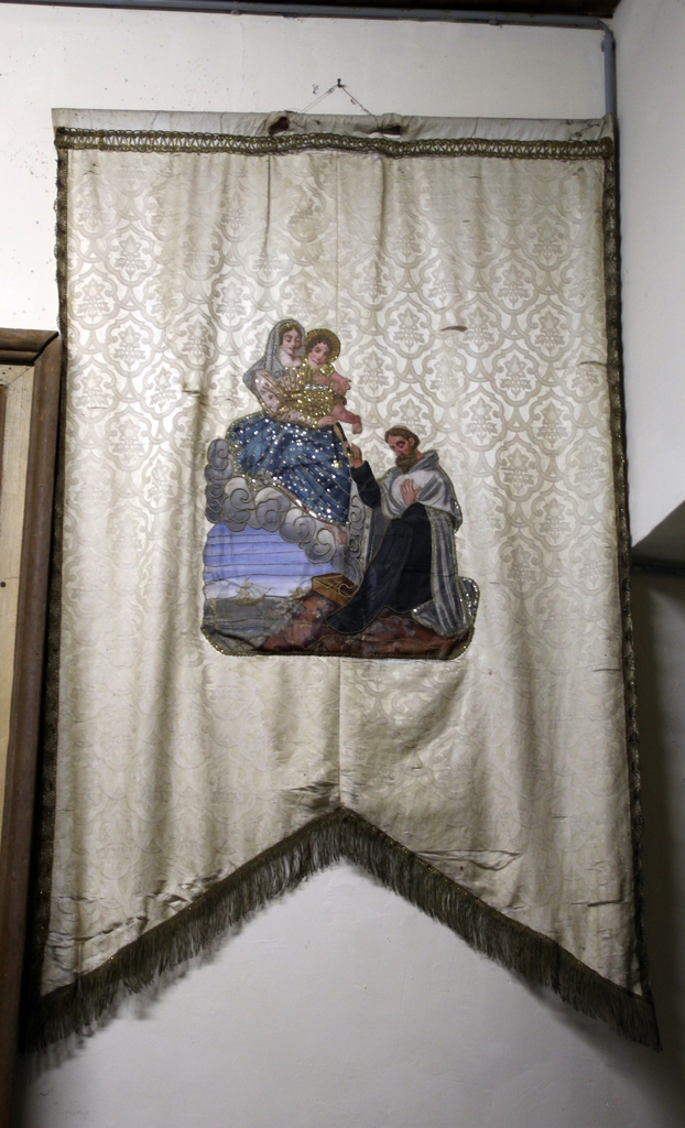 Bannière de procession : La Vierge remettant le scapulaire à saint Simon Stock