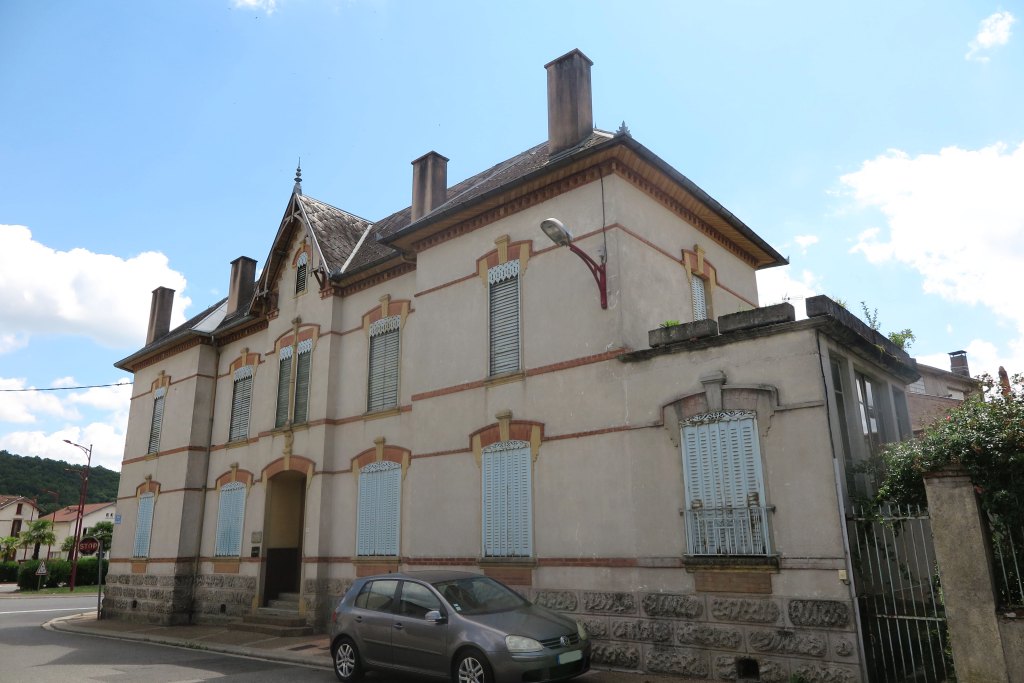 Vue depuis l'avenue de la Fontaine Salée de la maison du Docteur Barbé.