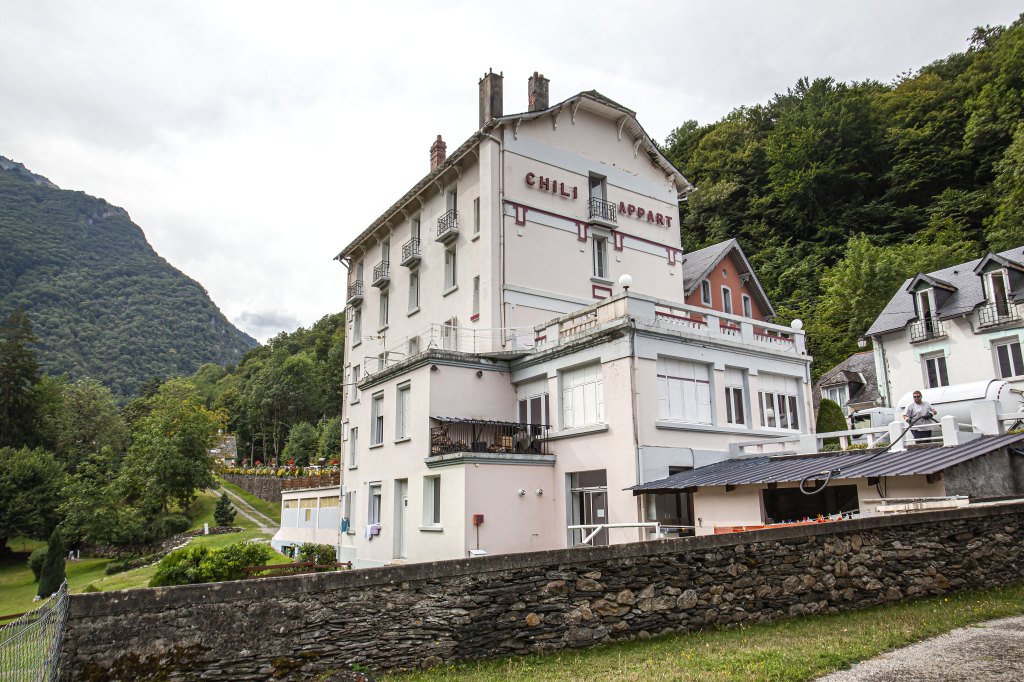 Hôtel Le Chili. Vue d'ensemble depuis le parc