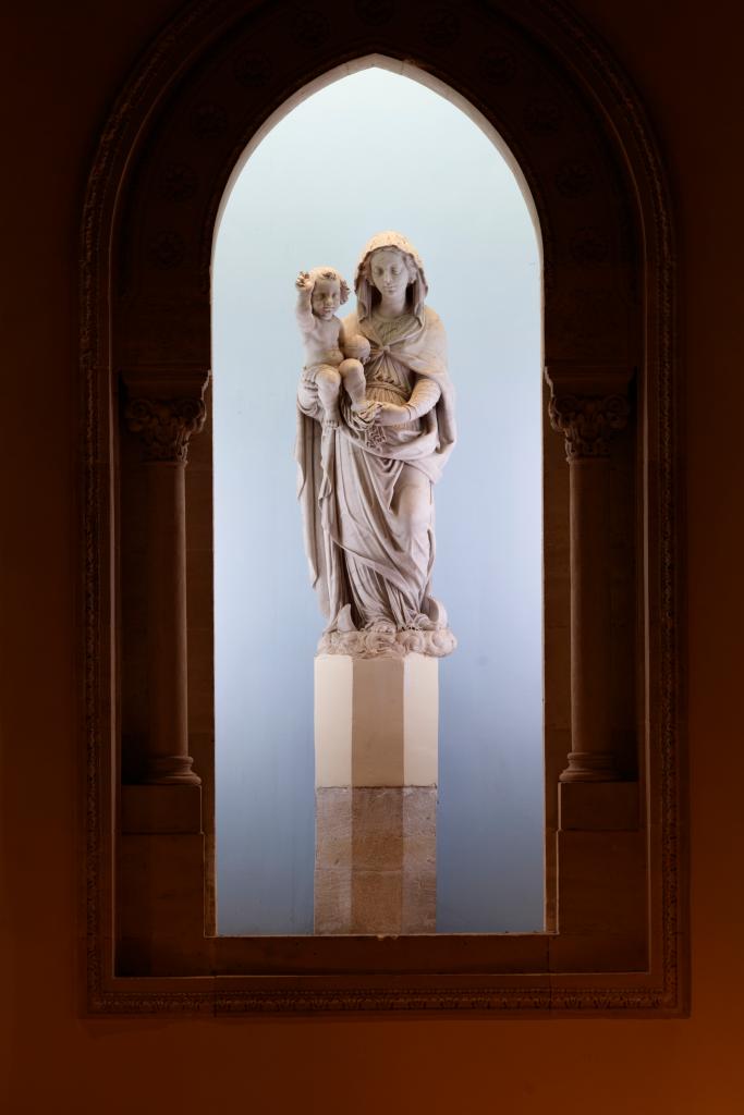 Statue : Vierge à l'Enfant