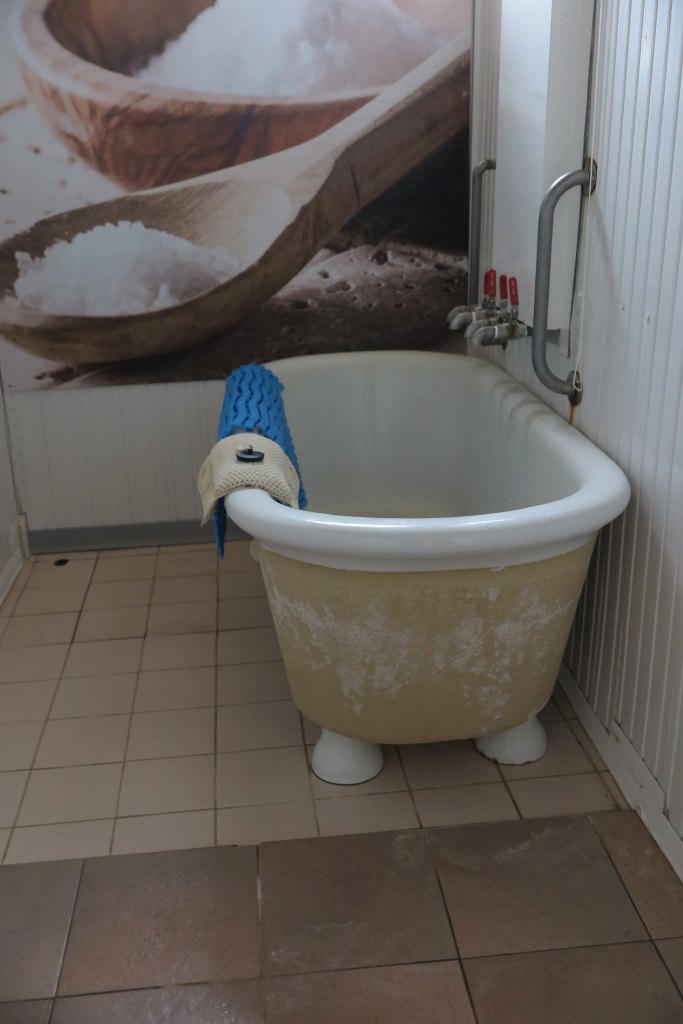 Baignoire remise en service dans l'établissement thermal.