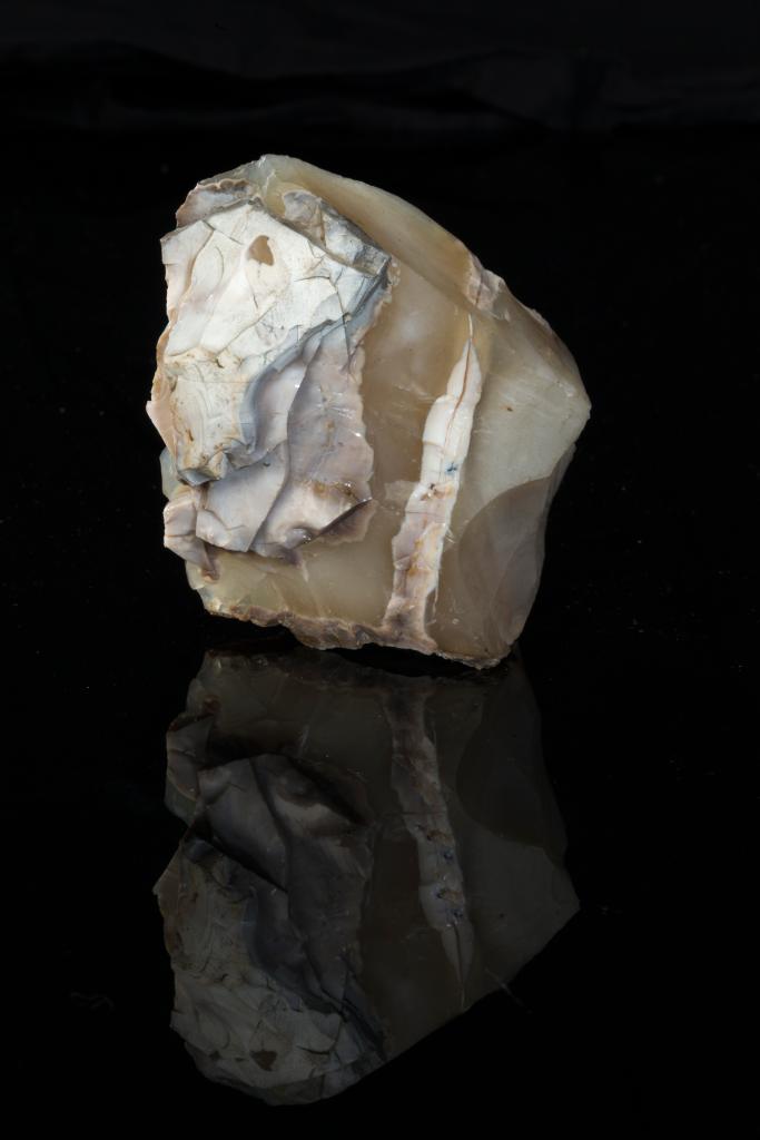 Echantillon d'une "Opale commune ou quartz resinite ou quartz resinite commun" identifié PL343 découvert à "Orléans"