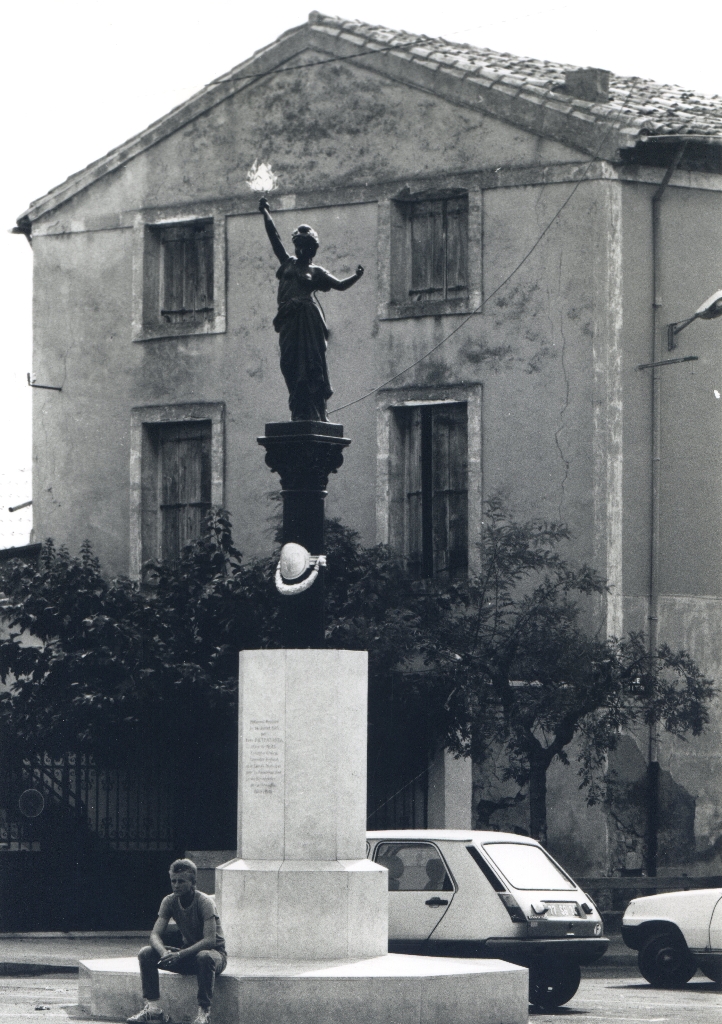 Vue d'ensemble du monument.