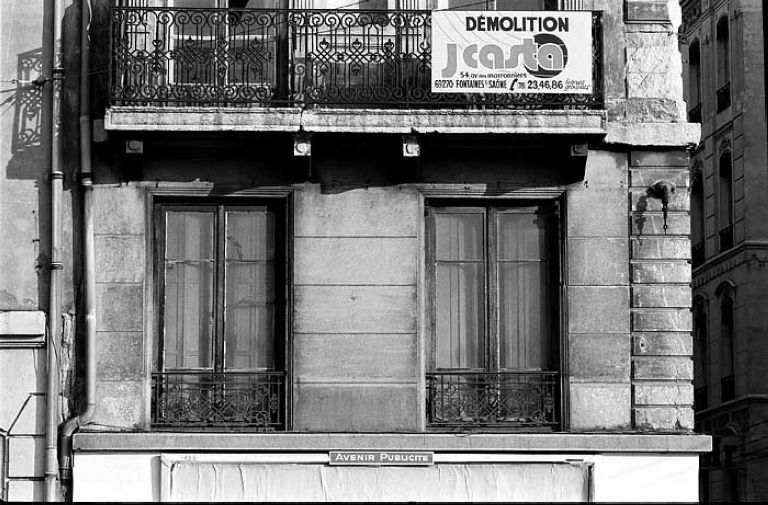 Façade sur le quai, 2e niveau.
