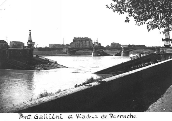 Vue du pont détruit en 1944