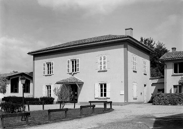 Vue de trois-quarts.