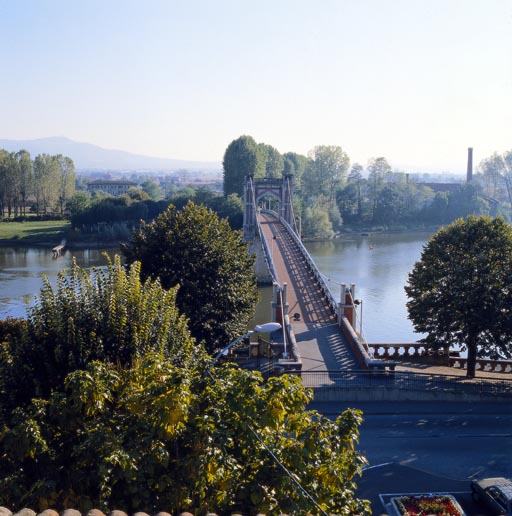 Vue axiale, depuis la rive gauche