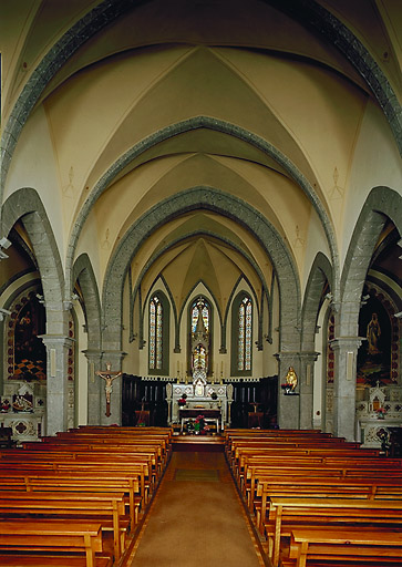 Vue d'ensemble intérieure en direction du choeur.