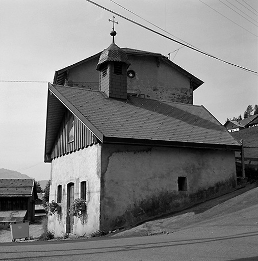 Elévations antérieure et latérale droite.