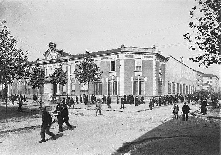 Façade sud de l'usine Monplaisir (sur l'avenue Berthelot) en 1920.